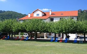 Hotel Le Val Du Cantal À